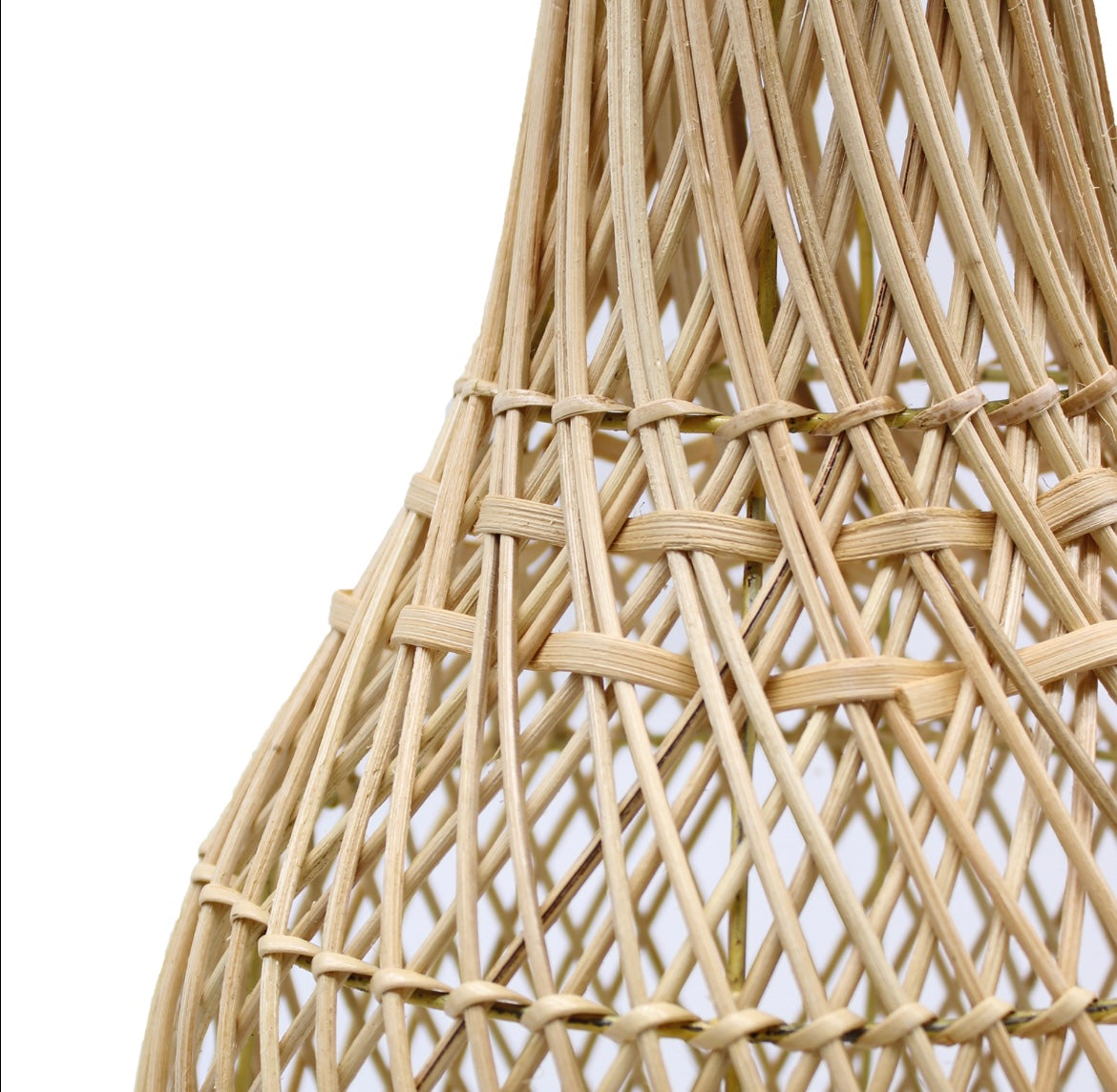 Lampe en Rotin Naturel – Lampe de Table Artisanale avec Motif Tressé