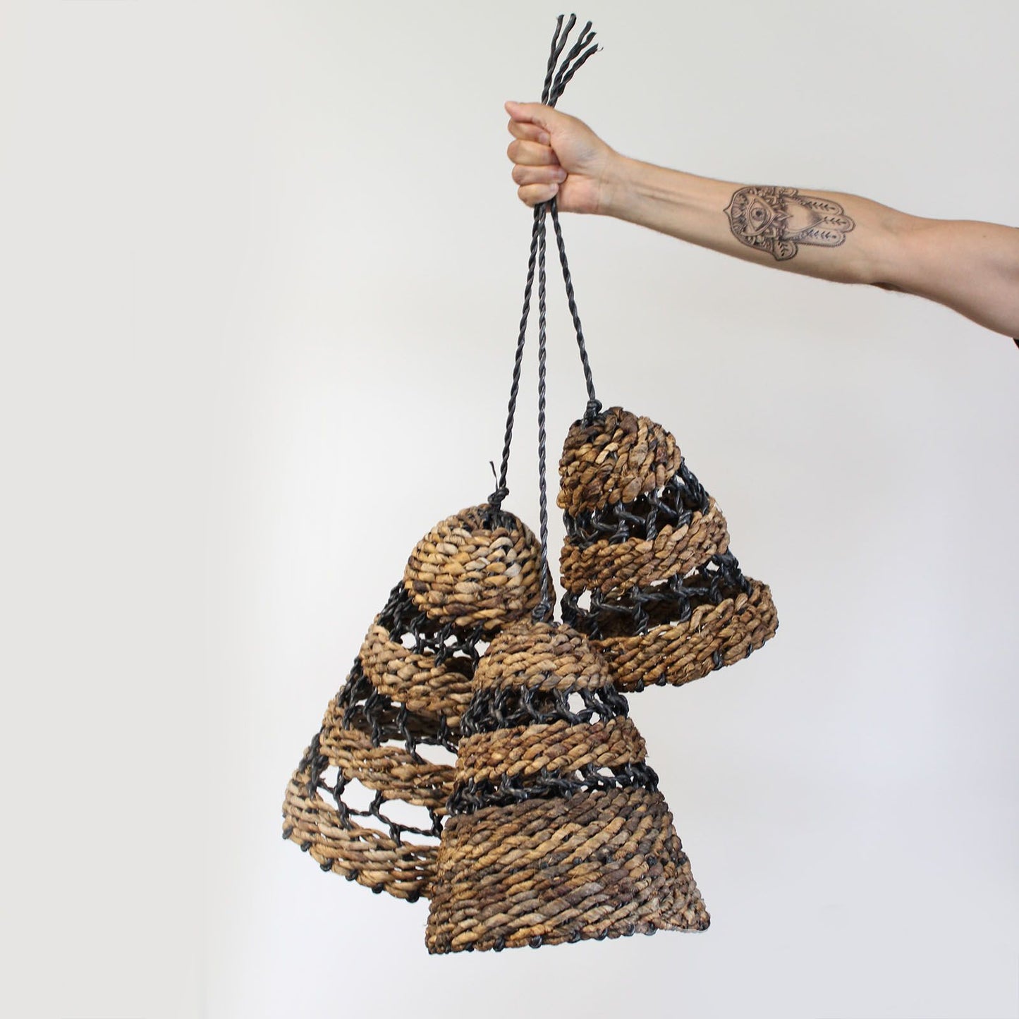 Large Natural Banana Leaf & Abu-Abu Raffia Lamp Shade - H:36xD:34cm